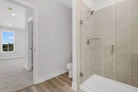 Bath - 754 Urban Grange Way, Suwanee, GA 30024 photo 3 of 4