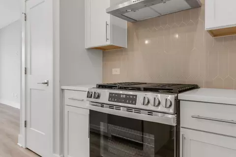 Kitchen - 754 Urban Grange Way, Suwanee, GA 30024 photo 3 of 4