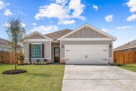 305 Fastboy Ln, Waller, TX 77484