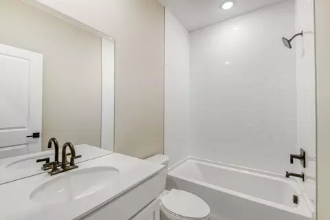 Bath - 15337 W 68th Loop, Arvada, CO 80007 photo 4 of 12