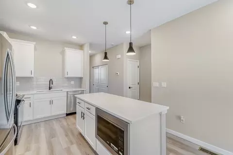 Kitchen - 15337 W 68th Loop, Arvada, CO 80007 photo 3 of 10