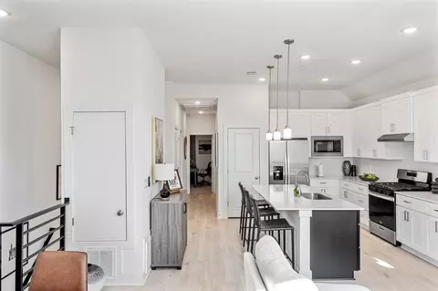 200 W 56th St #2103, Austin, TX 78751