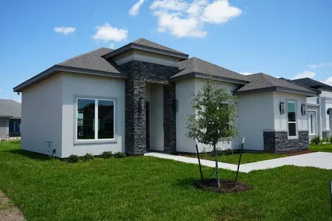 1805 N Mangrove St, Edinburg, TX 78540