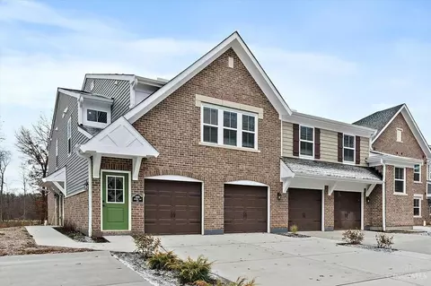 5883 Parkview Ln UNIT 301, Milford, OH 45150