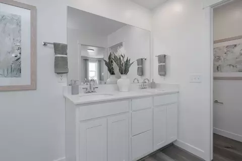 Bath - 295 Clear Granite Way, Eagle Mountain, UT 84005 photo 4 of 4