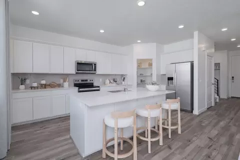 Kitchen - 295 Clear Granite Way, Eagle Mountain, UT 84005 photo 3 of 5