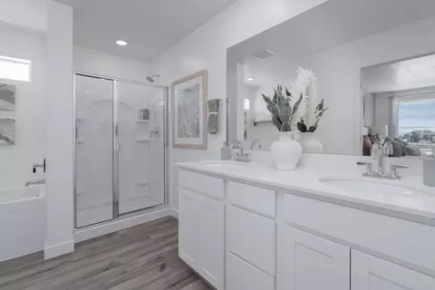 Bath - 295 Clear Granite Way, Eagle Mountain, UT 84005 photo 2 of 4