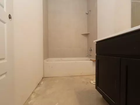 Bath - 609 Falling Cave Dr, Willis, TX 77378 photo 6 of 6