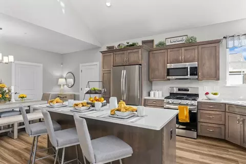 Kitchen - 102 Independence Dr, Cabot, PA 16023 photo 6 of 7