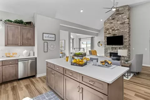 Kitchen - 102 Independence Dr, Cabot, PA 16023 photo 1 of 7