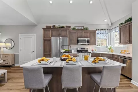 Kitchen - 102 Independence Dr, Cabot, PA 16023 photo 4 of 7