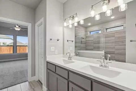 Bath - 1520 Casting Rdg, Mesquite, TX 75181 photo 1 of 2