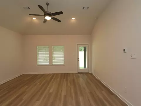 20514 Draper Rd, Tomball, TX 77377