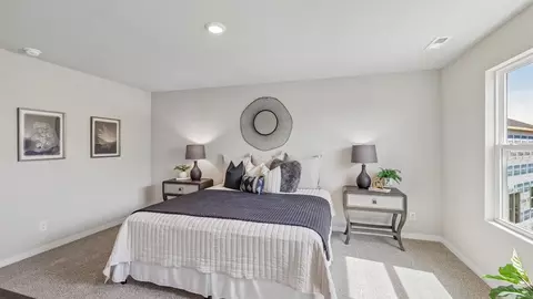 Bedroom - 1025 Hemlock Ln, Waukee, IA 50263 photo 6 of 9