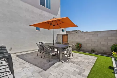 Exterior - 26426 N 22nd Dr, Phoenix, AZ 85085 photo 5 of 7