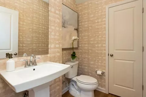 Bath - 2631 River Birch Rd, Herndon, VA 20171 photo 2 of 4