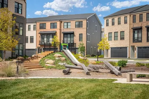 Exterior - 2631 River Birch Rd, Herndon, VA 20171 photo 9 of 9