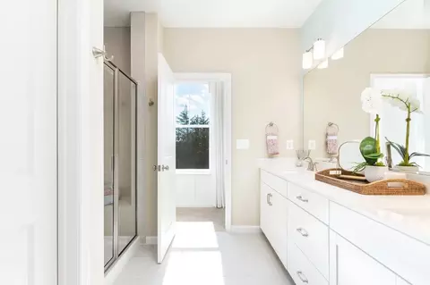 Bath - 2631 River Birch Rd, Herndon, VA 20171 photo 3 of 4