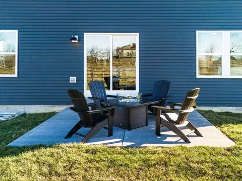 Exterior - 4081 Silverstone Ln, Batavia, OH 45103 photo 15 of 24