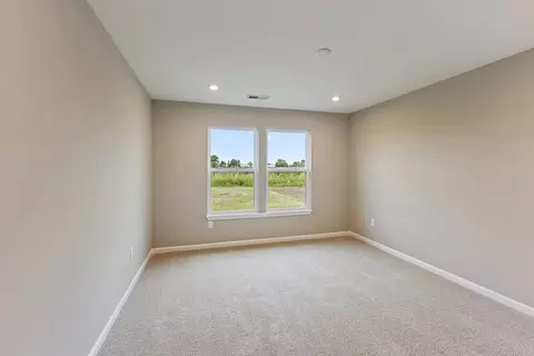 Bedroom - 4081 Silverstone Ln, Batavia, OH 45103 photo 1 of 8