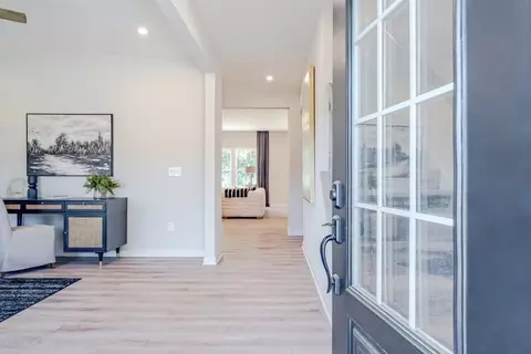 Entry Way - 4081 Silverstone Ln, Batavia, OH 45103 photo 3 of 3