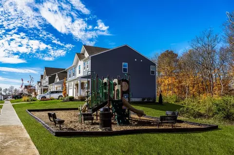 Exterior - 4081 Silverstone Ln, Batavia, OH 45103 photo 12 of 24