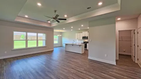 Living - 13400 Crane Dr, Vancleave, MS 39565 photo 2 of 3