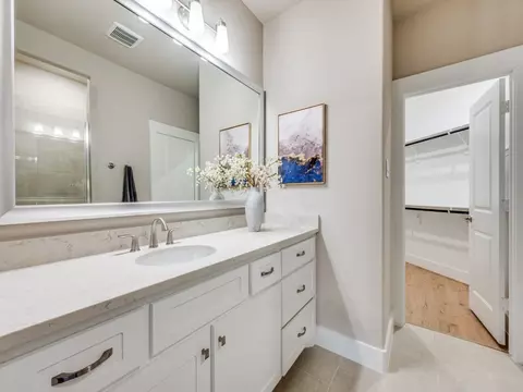 Bath - 309 Palermo Dr, Justin, TX 76247 photo 2 of 2