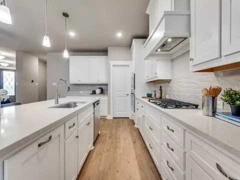 Kitchen - 309 Palermo Dr, Justin, TX 76247 photo 4 of 5