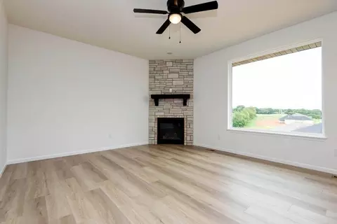 Living - 822 S Ridgemont Dr, Nixa, MO 65714 photo 3 of 8