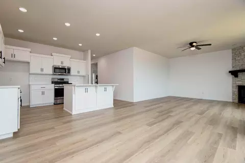 Living - 822 S Ridgemont Dr, Nixa, MO 65714 photo 5 of 8