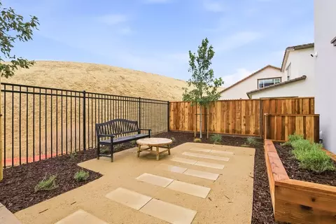 Exterior - 5608 Saltgrass Ln, Antioch, CA 94531 photo 5 of 9
