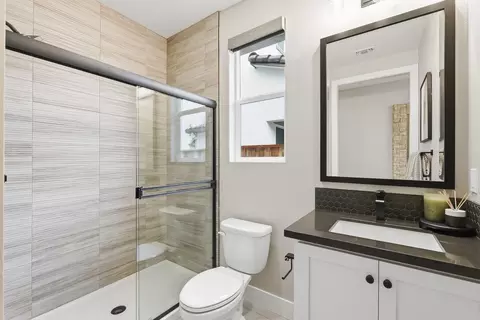 Bath - 5608 Saltgrass Ln, Antioch, CA 94531 photo 2 of 7