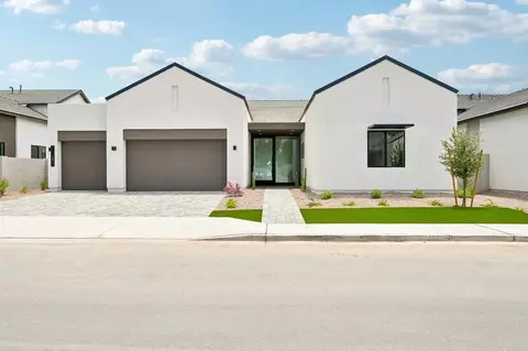 2411 E Aquarius Pl, Chandler, AZ 85249