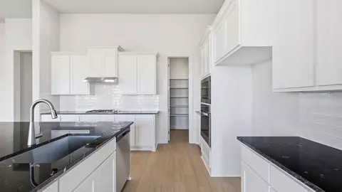 Kitchen - 16700 Flatlands Way, Celina, TX 75009 photo 4 of 8