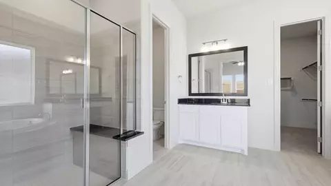 Bath - 16700 Flatlands Way, Celina, TX 75009 photo 3 of 10