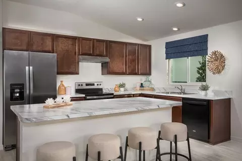 Kitchen - 10308 Honeysuckle Vine Cir, Riverview, FL 33578 photo 1 of 2