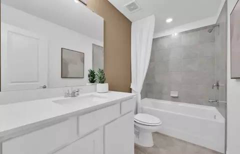 Bath - 10122 Deep Pine Ct, Jacksonville, FL 32221 photo 1 of 2