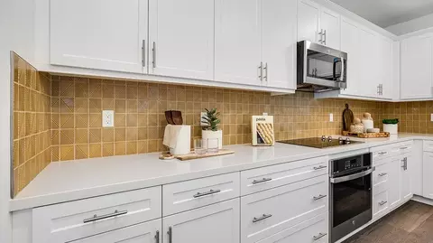 Kitchen - 1254 Thunderbolt Ln, Rialto, CA 92376 photo 2 of 5