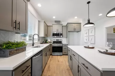 Kitchen - 1510 Poppy Ridge Dr, Eagle Point, OR 97524 photo 1 of 4