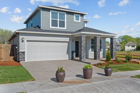 1510 Poppy Ridge Dr, Eagle Point, OR 97524