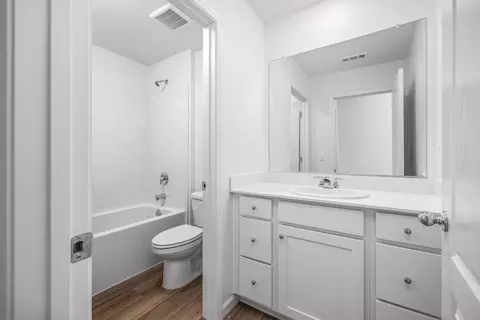Bath - 2148 Rick Dr, Linda, CA 95901 photo 2 of 2