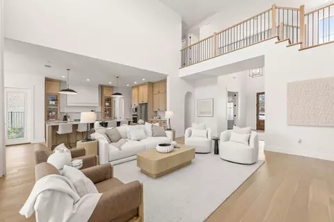 Living - 310 Shadow Ridge Rd, Rockwall, TX 75087 photo 3 of 6