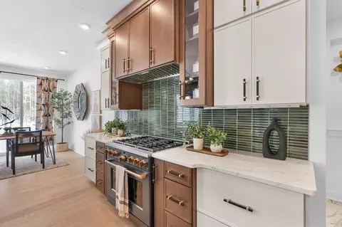 Kitchen - 14054 Ambrosia Ave, Dewitt, MI 48820 photo 4 of 6