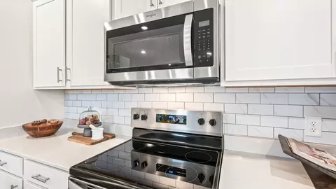 Kitchen - 1944 Willoughby Ave, Springfield, OH 45503 photo 3 of 4