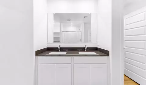 Bath - 12301 E Morris Carson Dr, Vail, AZ 85641 photo 4 of 10