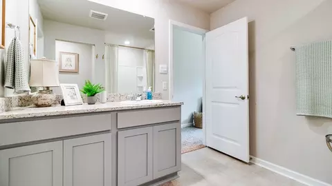 Bath - 111 Cruz Dr, Sunset, LA 70584 photo 7 of 8