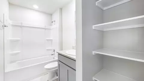 Bath - 111 Cruz Dr, Sunset, LA 70584 photo 2 of 8
