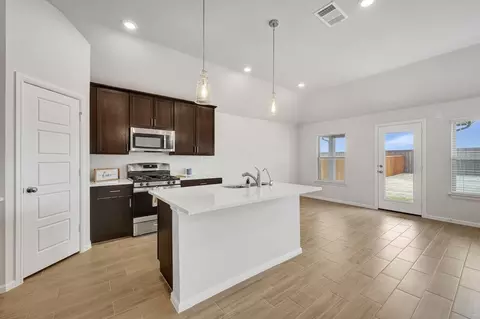 Kitchen - 6517 Adderly Rd, Pilot Point, TX 76258 photo 2 of 5
