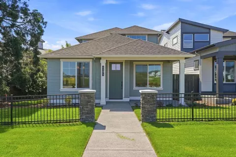 4395 SE Century Blvd, Hillsboro, OR 97123